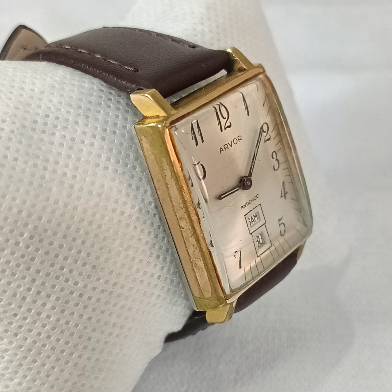Montre arvor mécanique vintage original