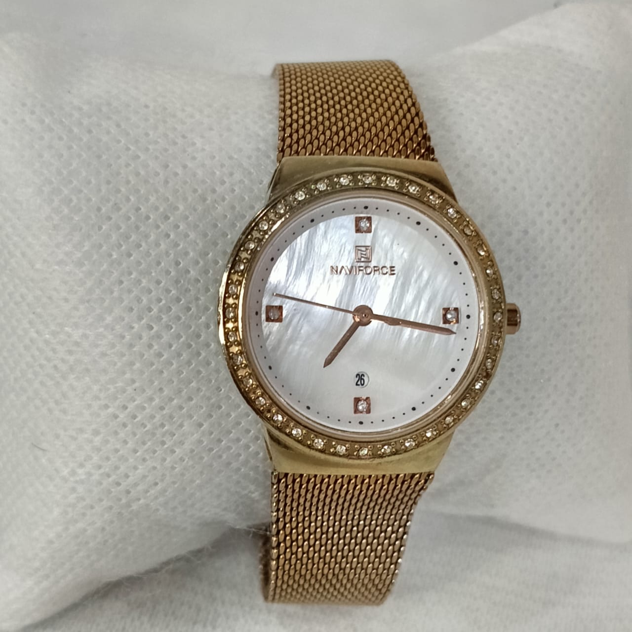 Montre naviforce femme original Quartz