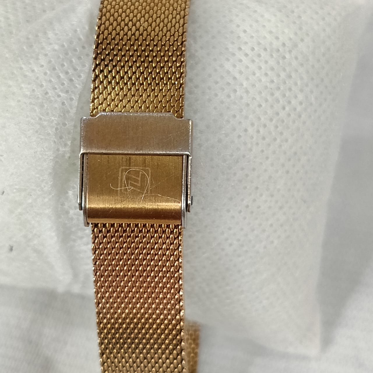 Montre naviforce femme original Quartz