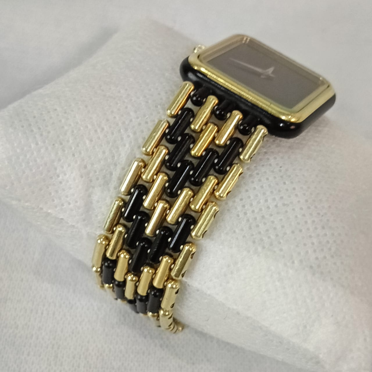 Montre extra plat en plaqué or vintage Quartz