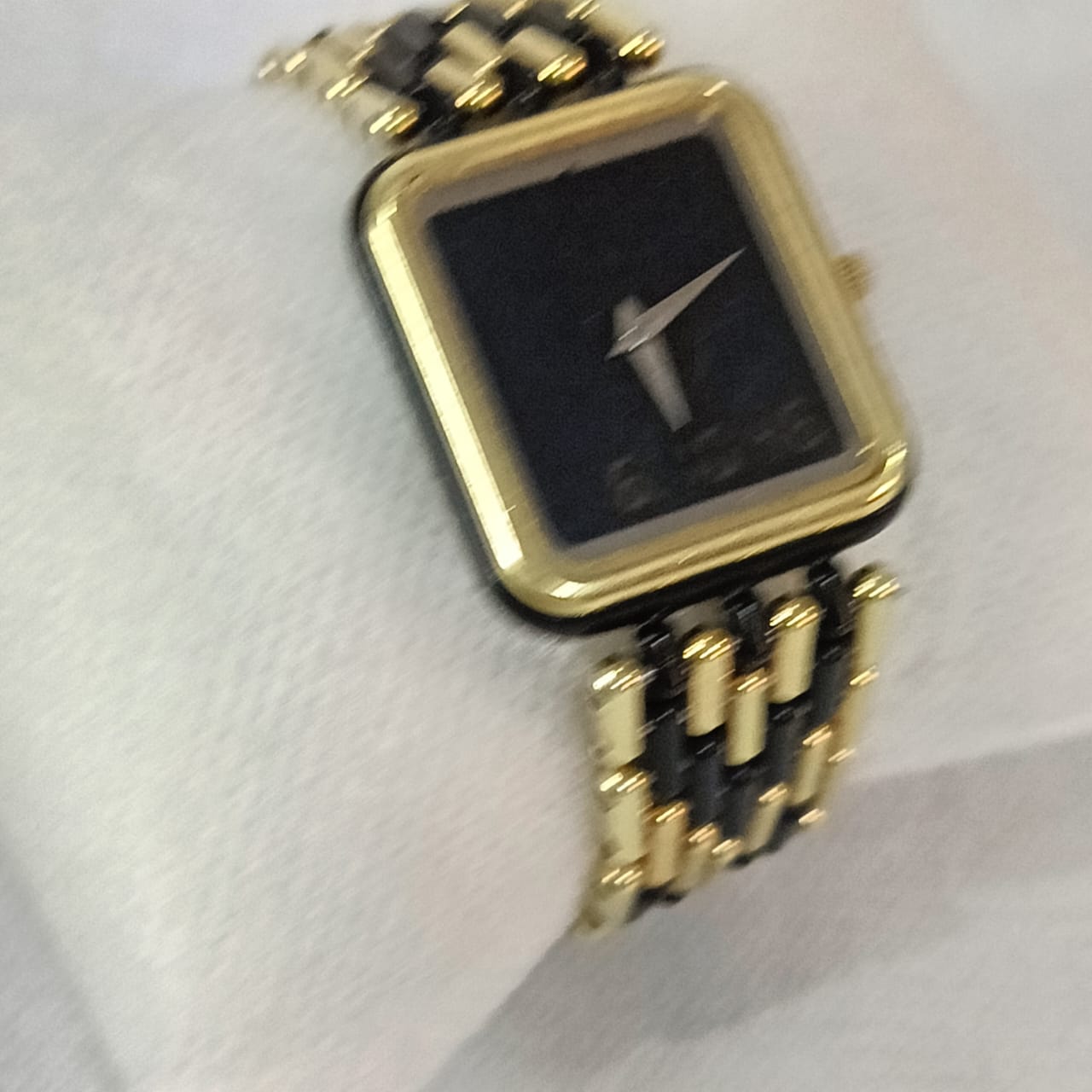 Montre extra plat en plaqué or vintage Quartz