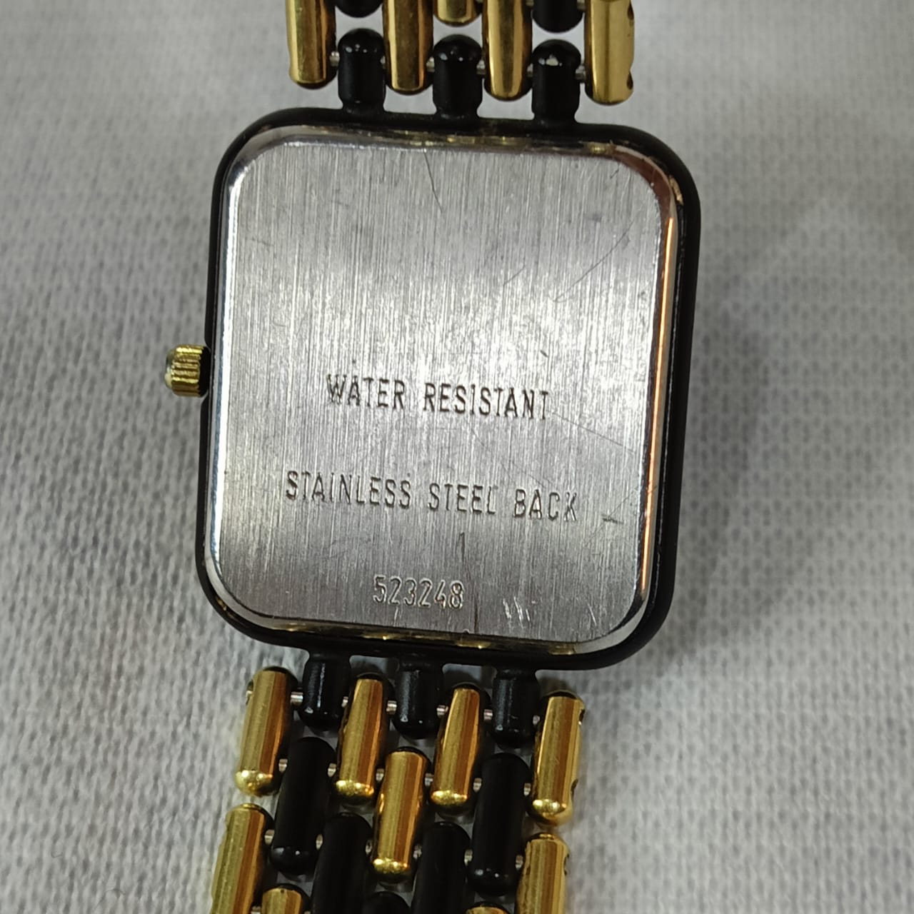 Montre extra plat en plaqué or vintage Quartz