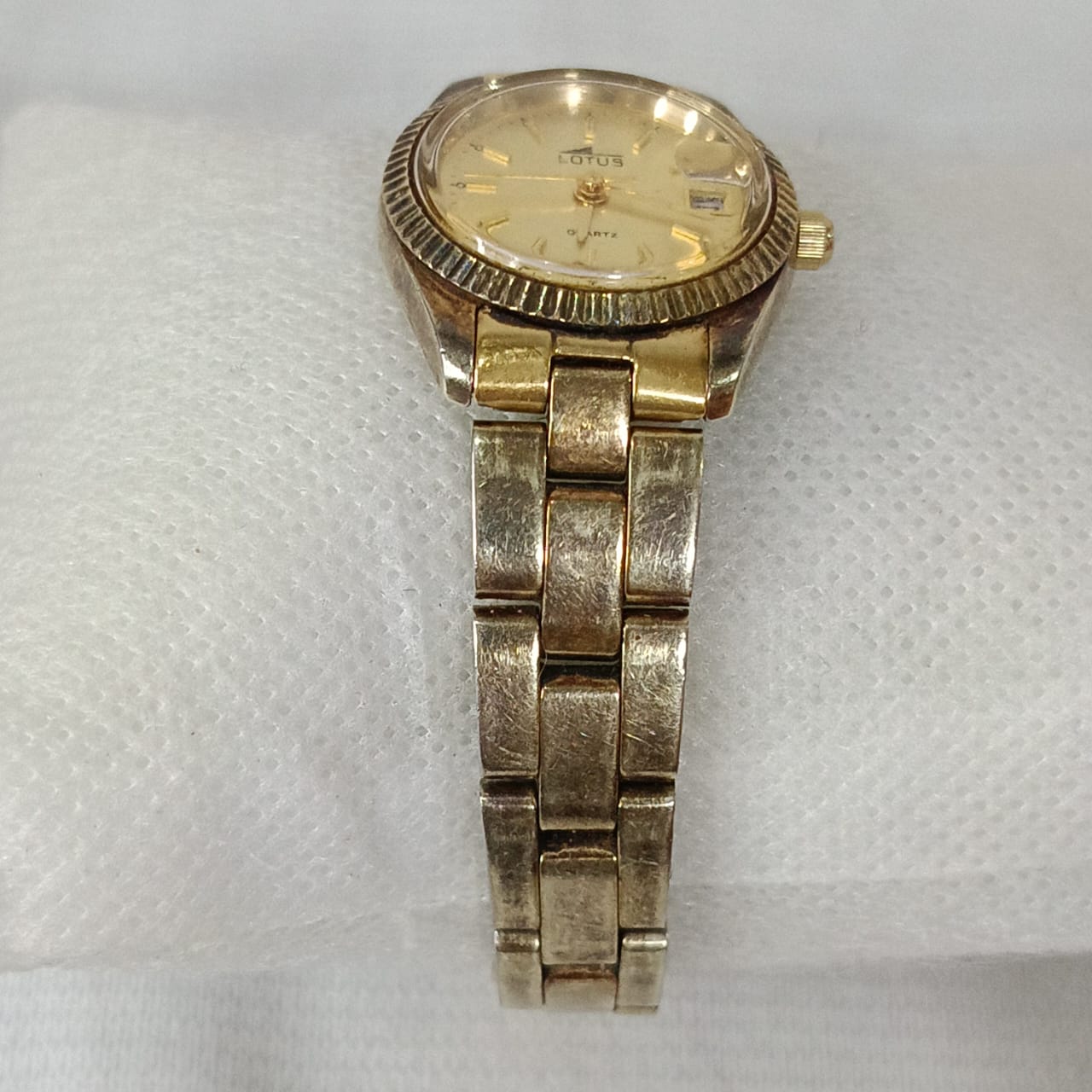 Montre lotus femme original en plaqué or