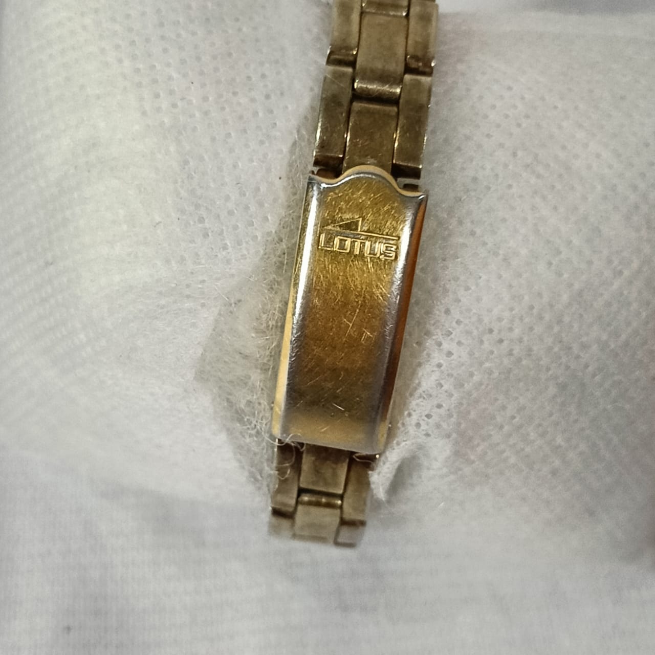 Montre lotus femme original en plaqué or