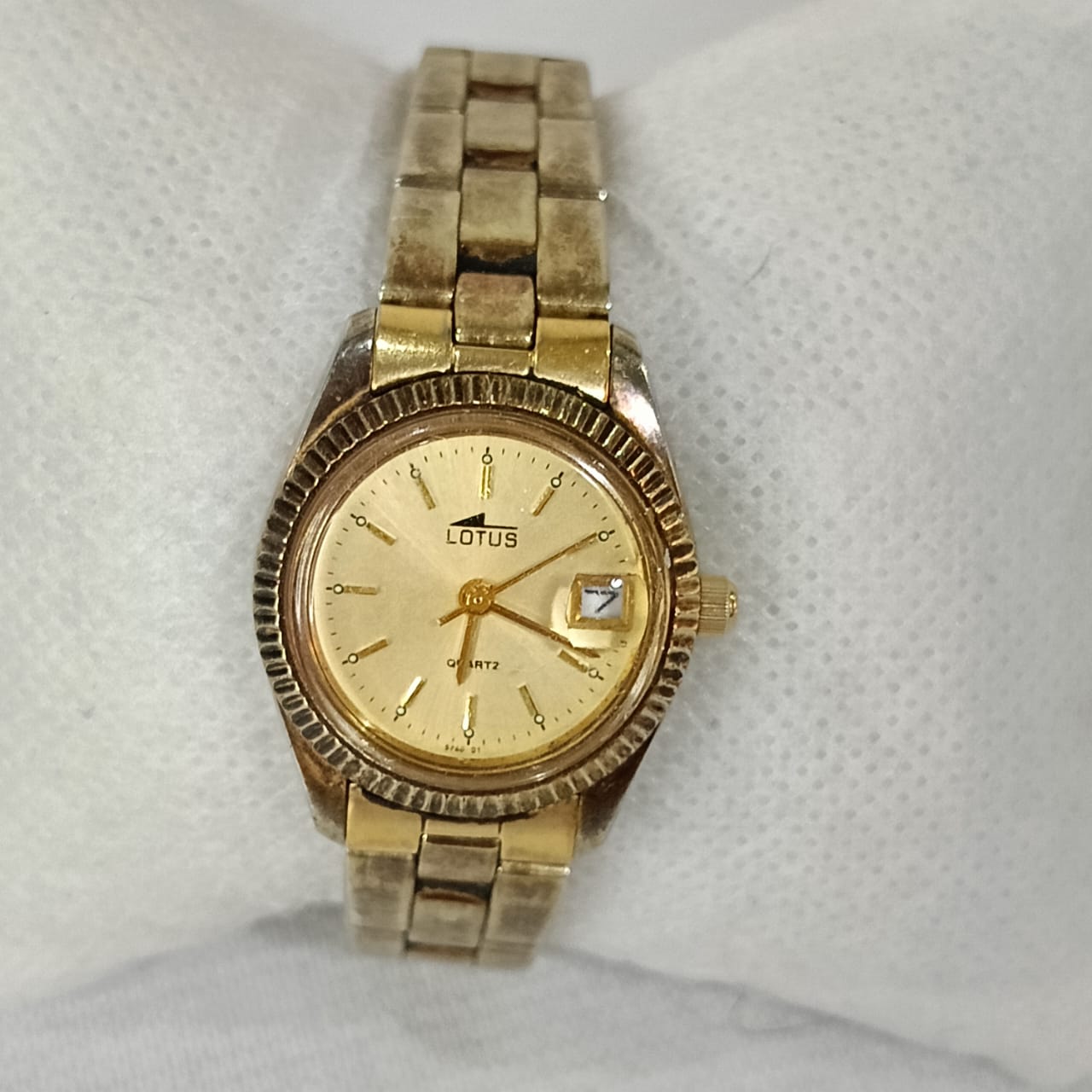 Montre lotus femme original en plaqué or