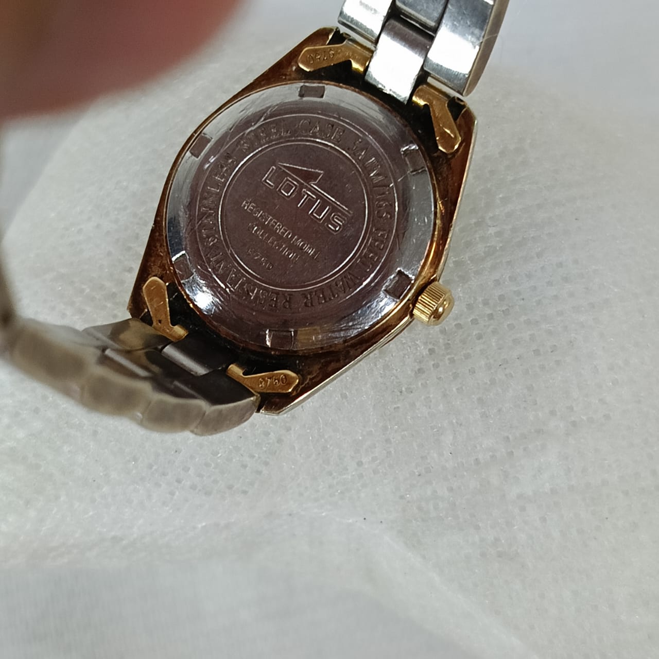 Montre lotus femme original en plaqué or