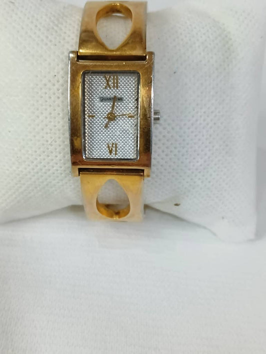 Montre qaunteme femme original Quartz