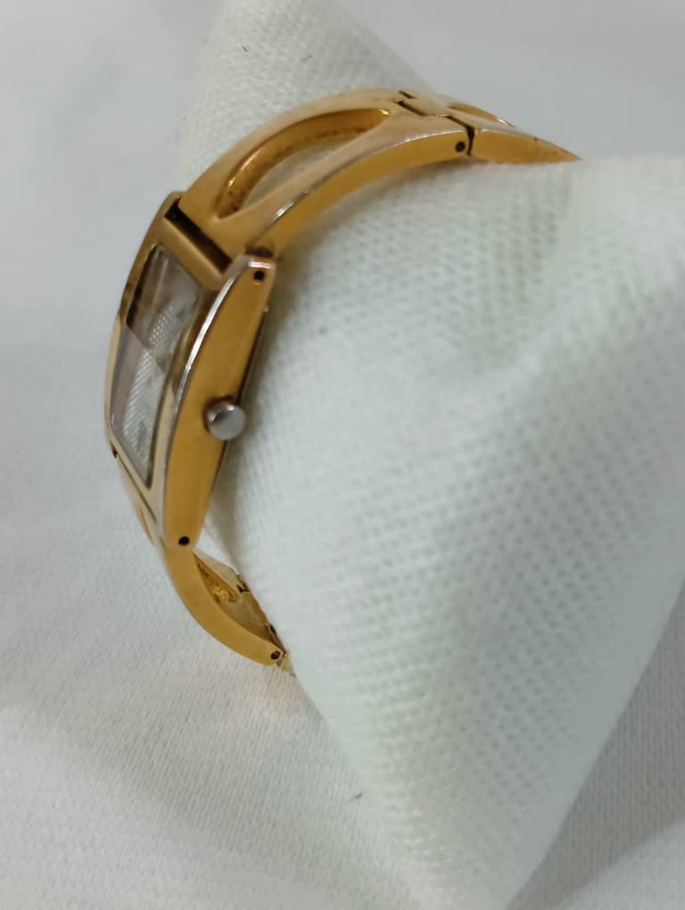 Montre qaunteme femme original Quartz