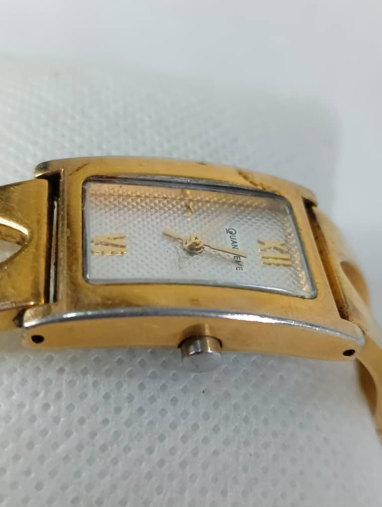 Montre qaunteme femme original Quartz