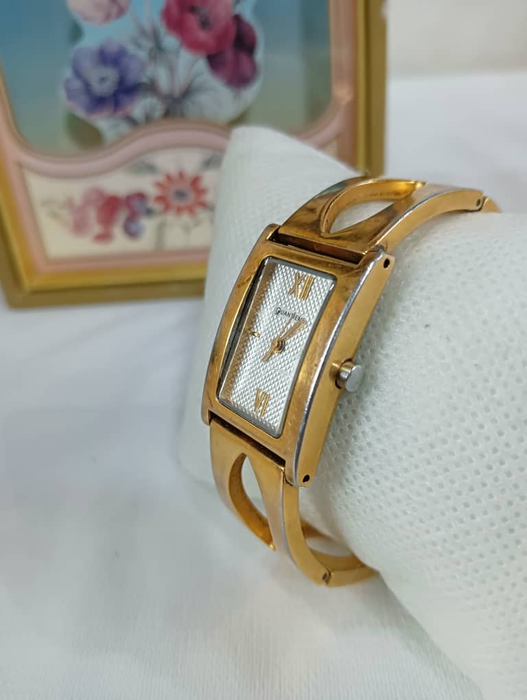 Montre qaunteme femme original Quartz