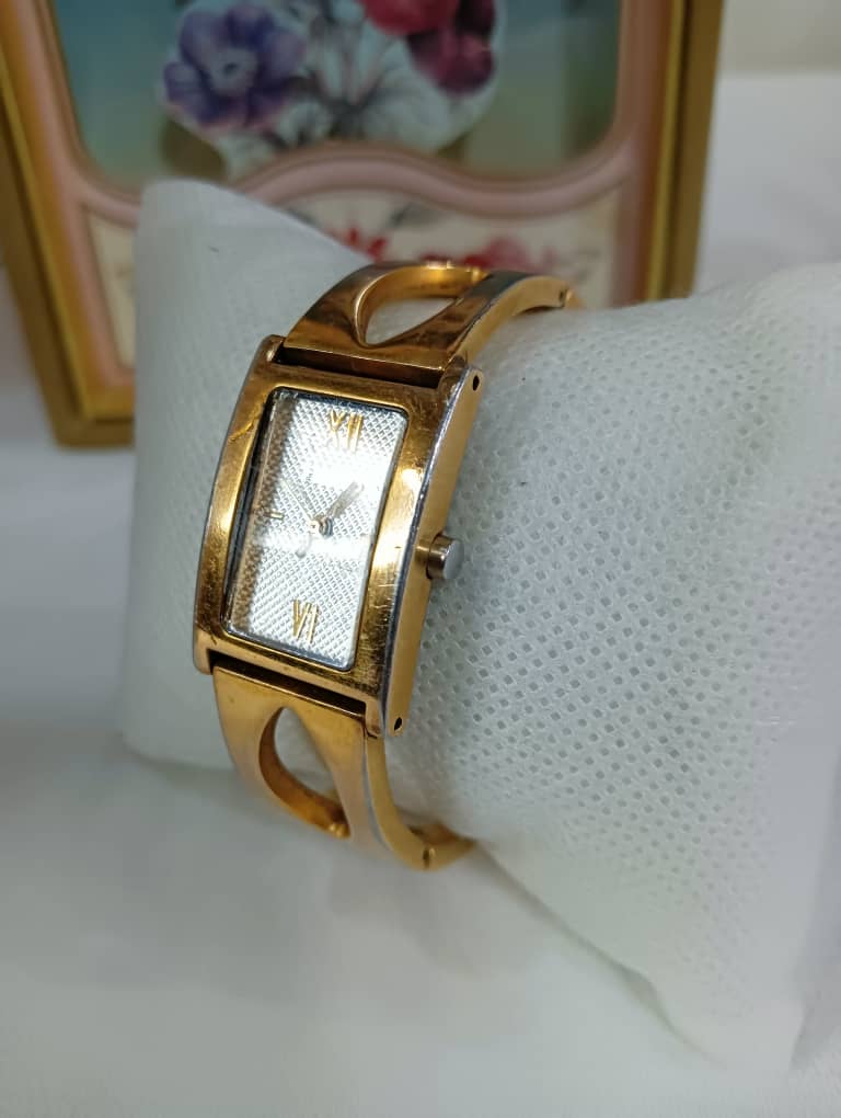 Montre qaunteme femme original Quartz