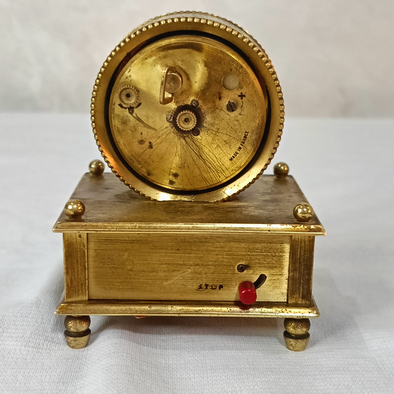 Ancien ravail solo en bronze doré mécanique vintage et musique mécanique