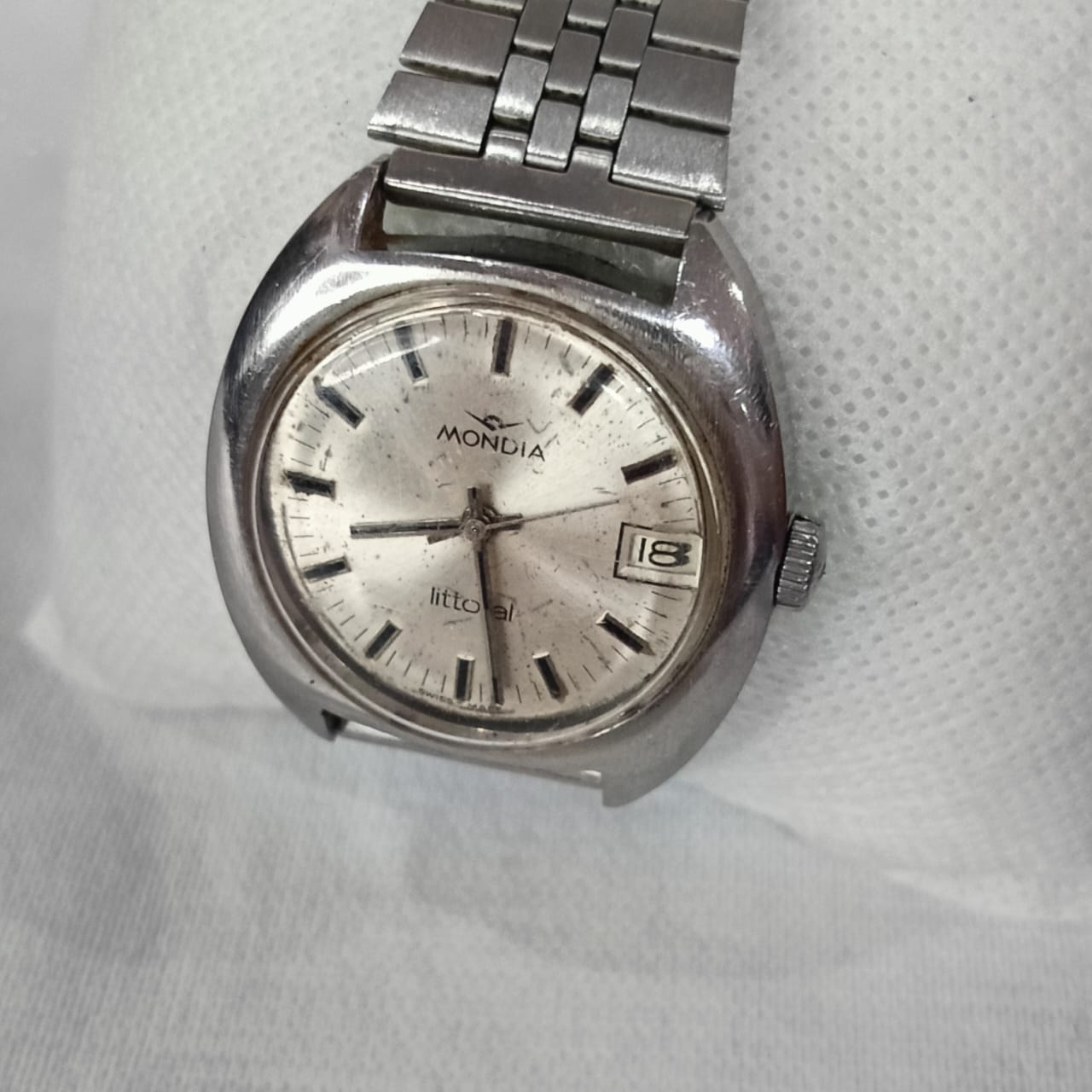 Montre mondia Mécanique vintage acier inoxydable&nbsp;