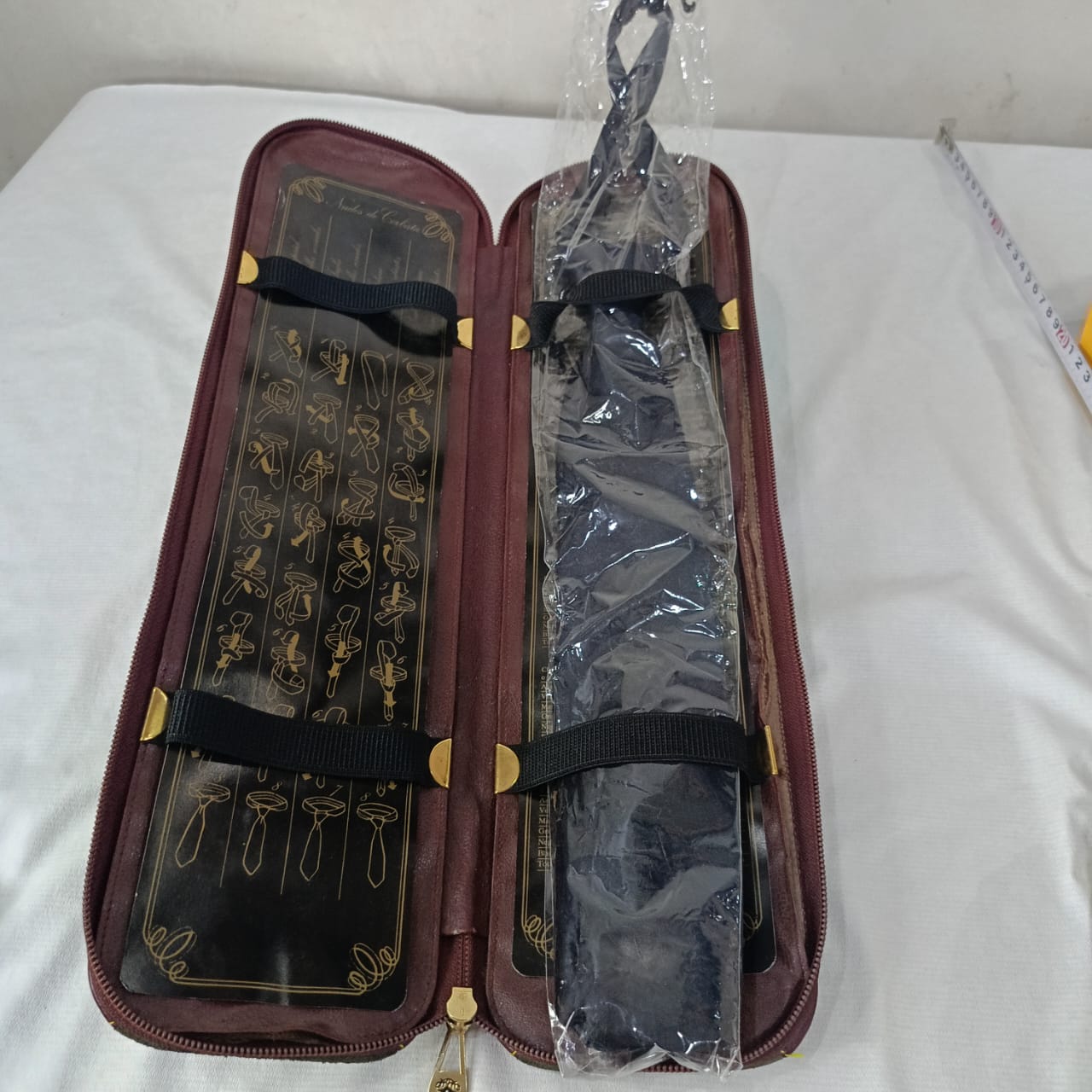 Cravate vintage original neuf