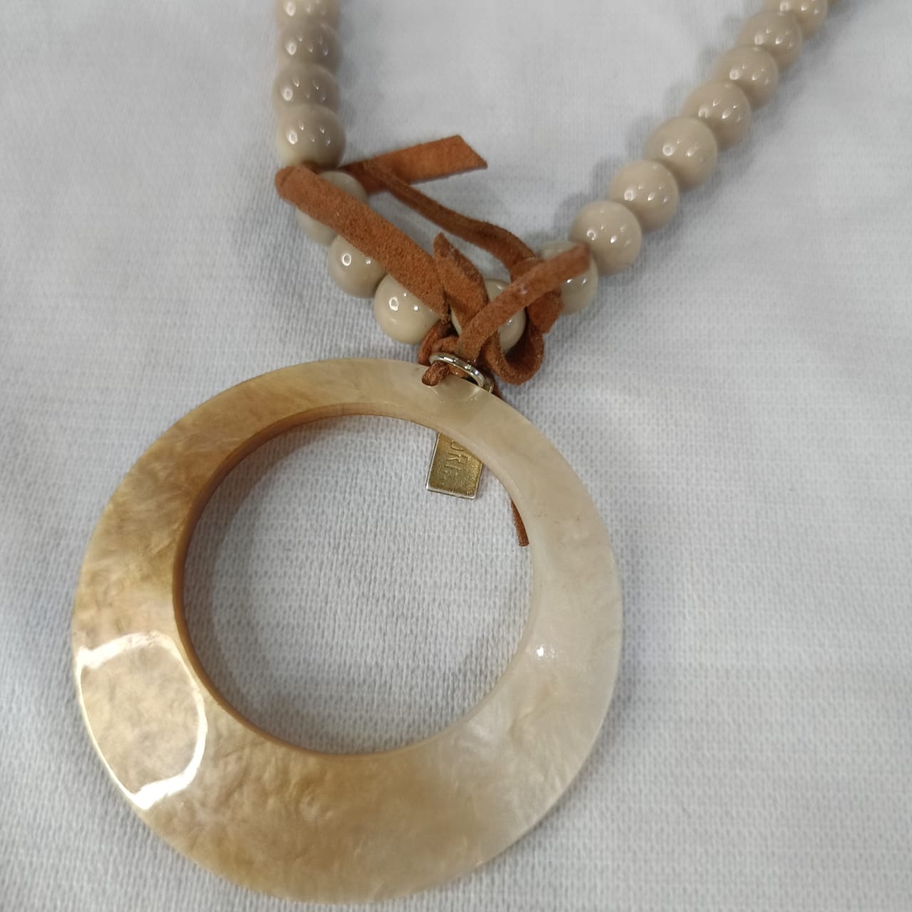 عقد طول وجميل تحفة