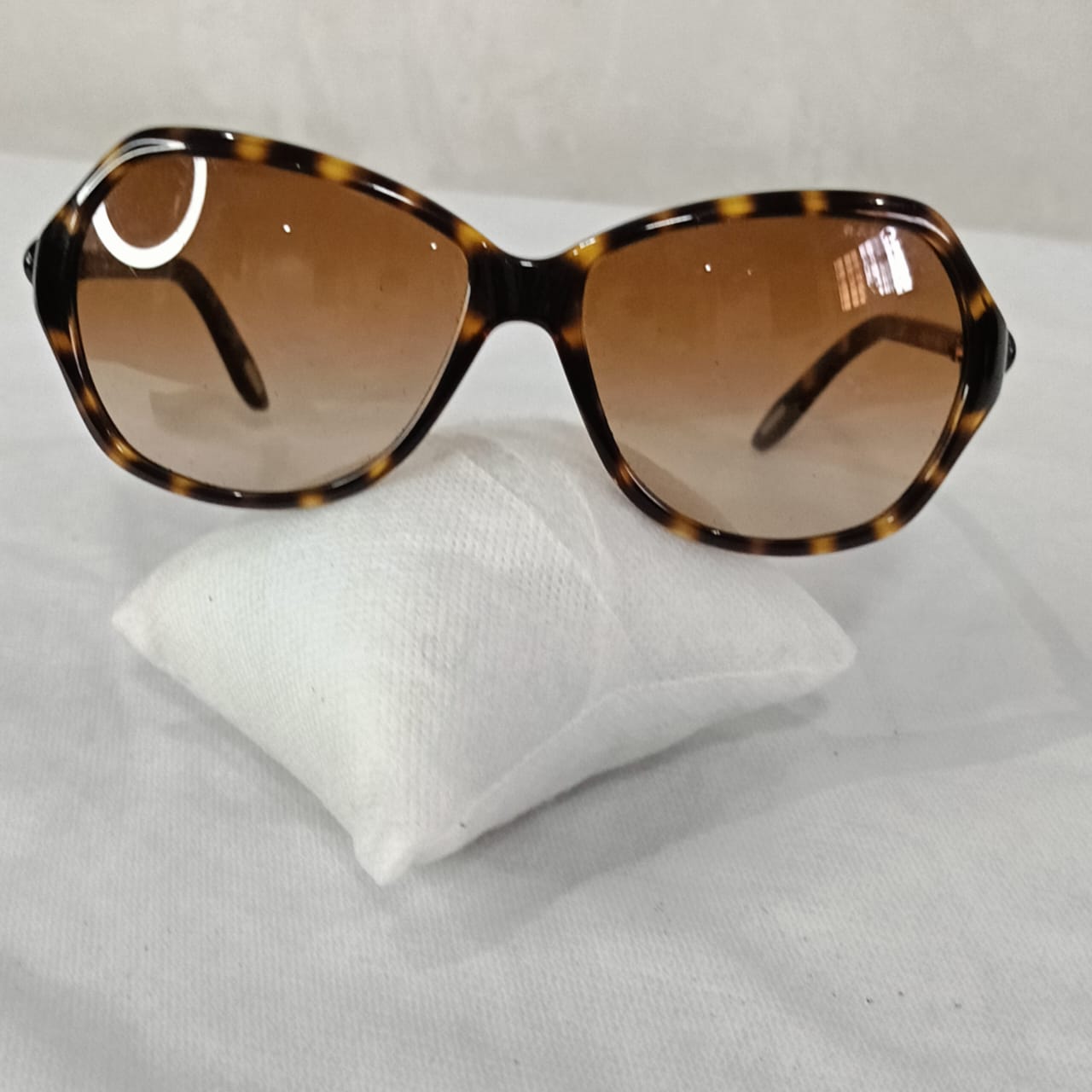 Lunette Ralph Fiennes femme original