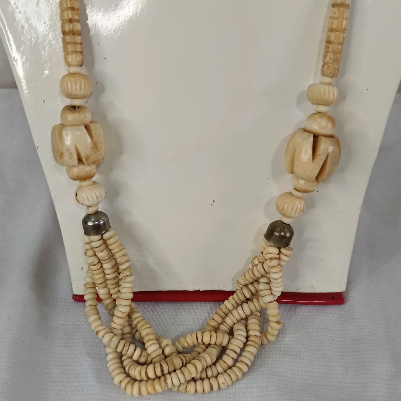 عقد تحفة بالعاج ناعم - طول مغلق 30cm