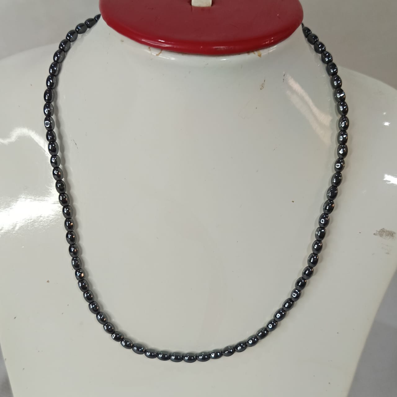 عقد جميل بحجر حديد صيني - طول مغلق 22cm