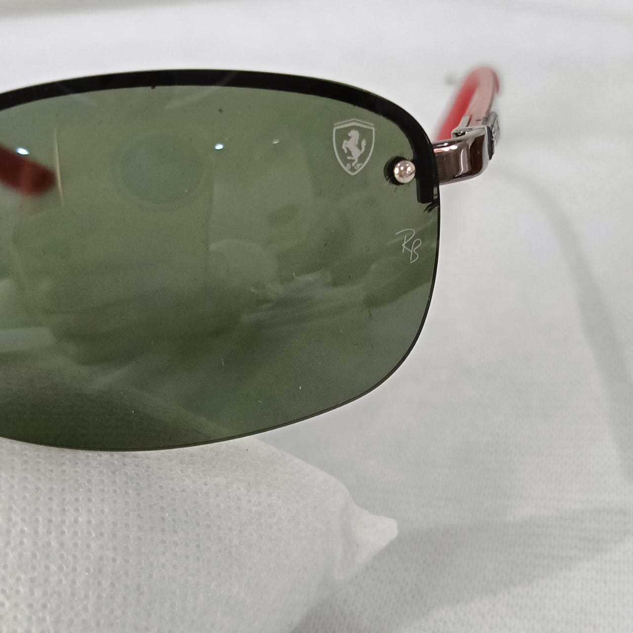 Lunette ray ben Ferrari carbone original italien