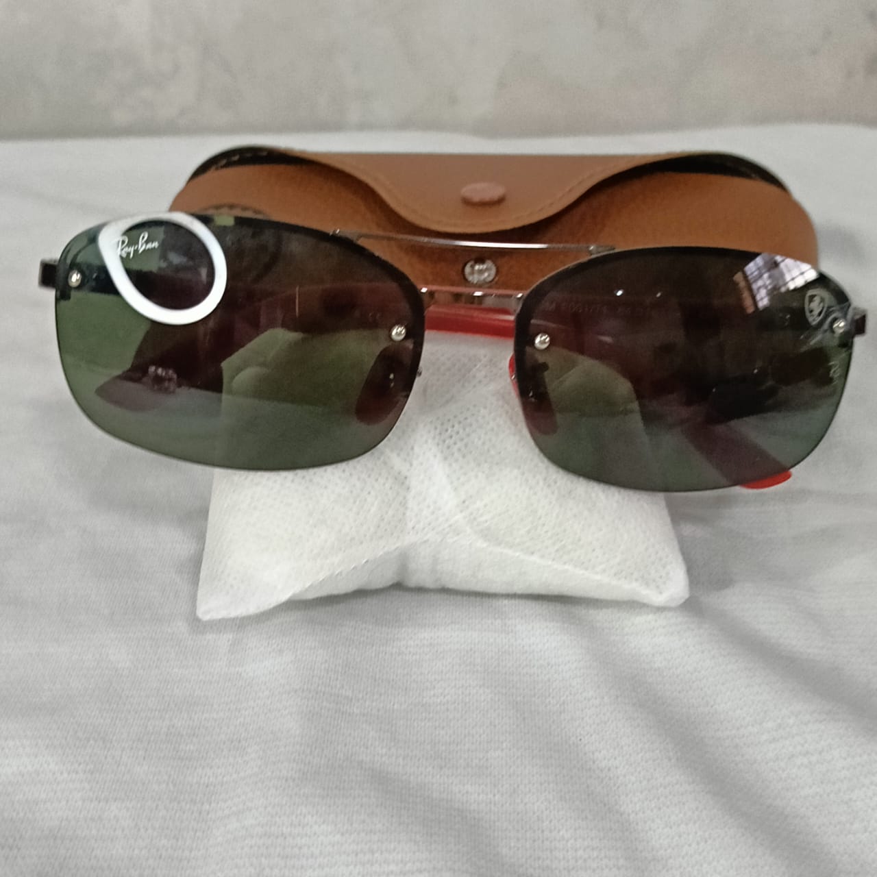 Lunette ray ben Ferrari carbone original italien