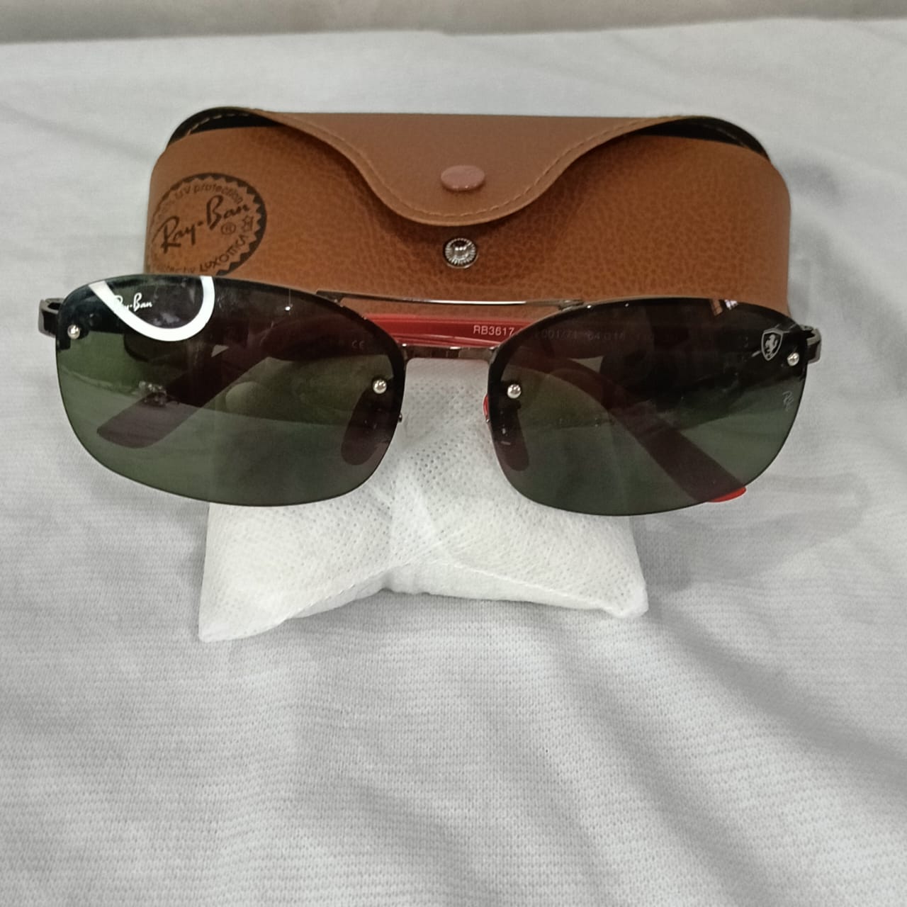 Lunette ray ben Ferrari carbone original italien