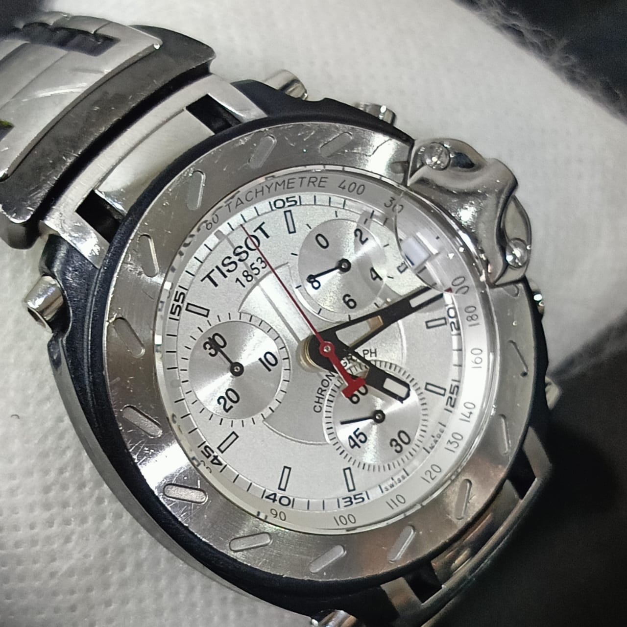 Montre Tissot chronographe Quartz original et saphir