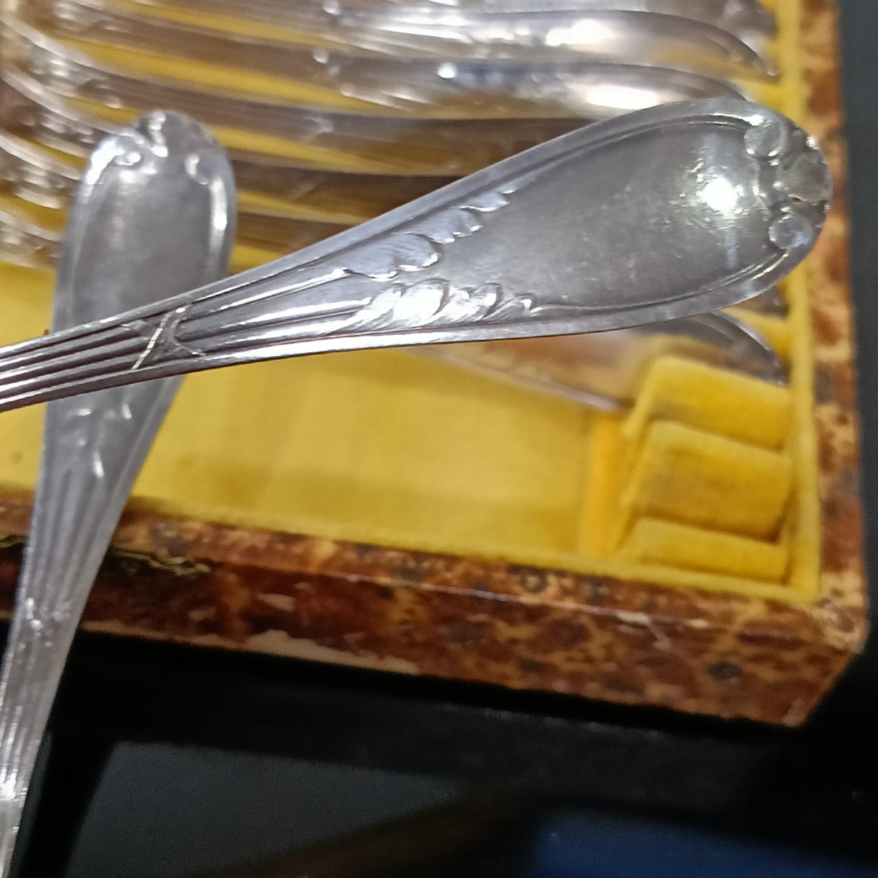 طقم معالق فرنسية عتيقة