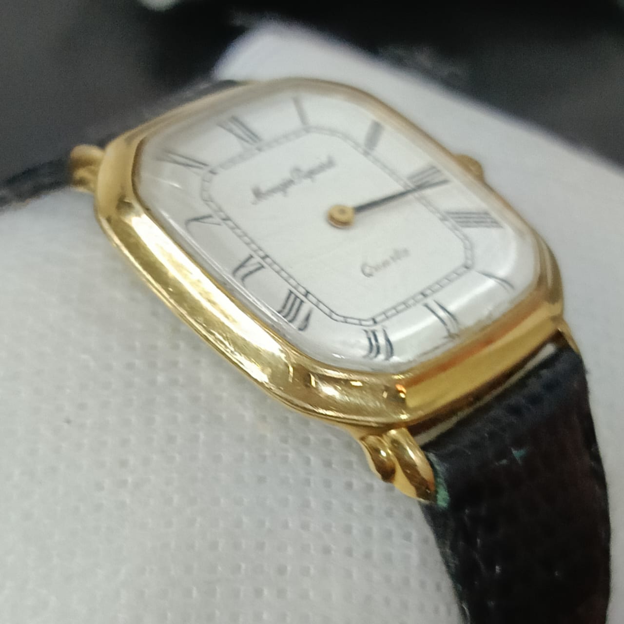 Montre mougin piquard plaqué or vintage original Quartz