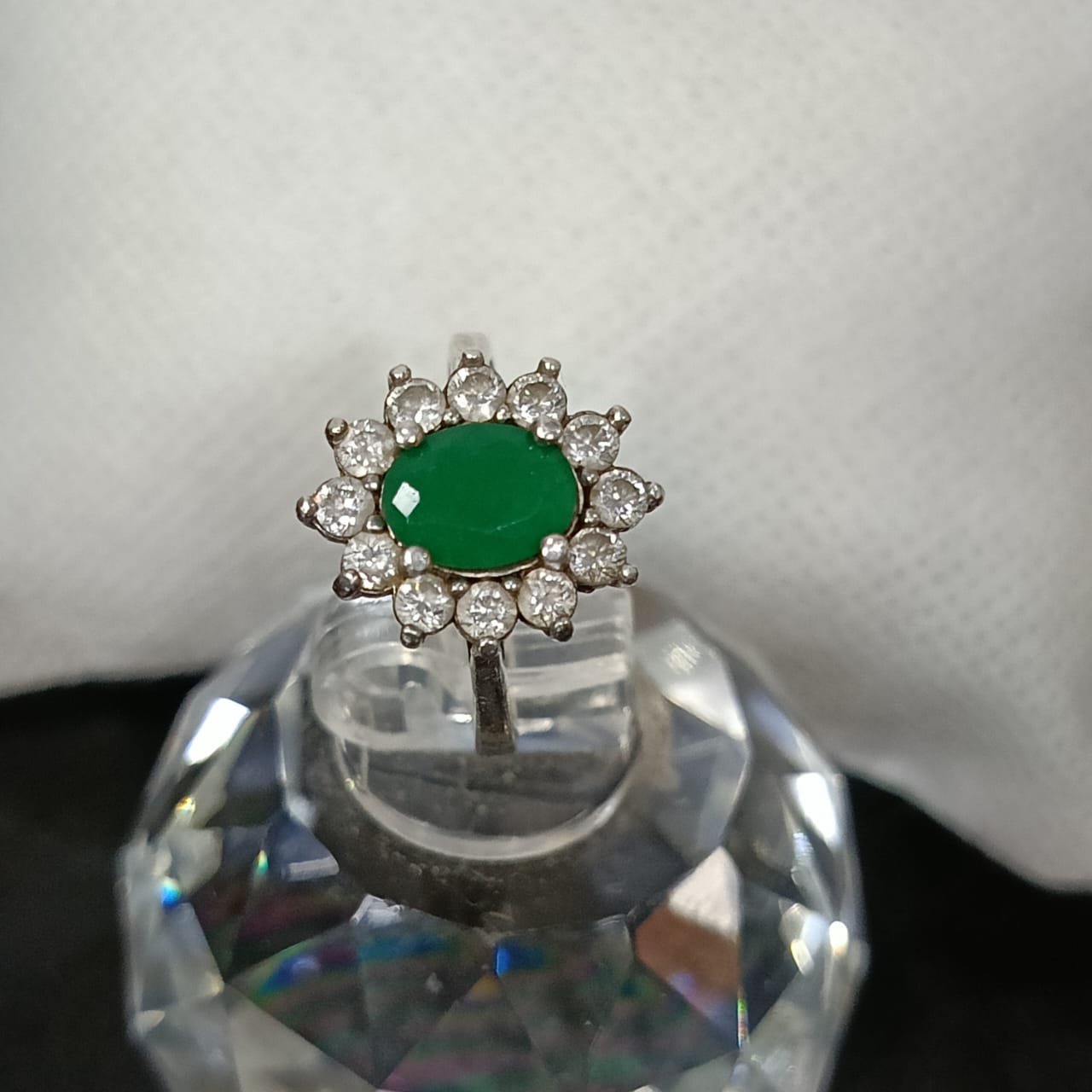 خاتم فضة نسائي مرصع بالأحجار