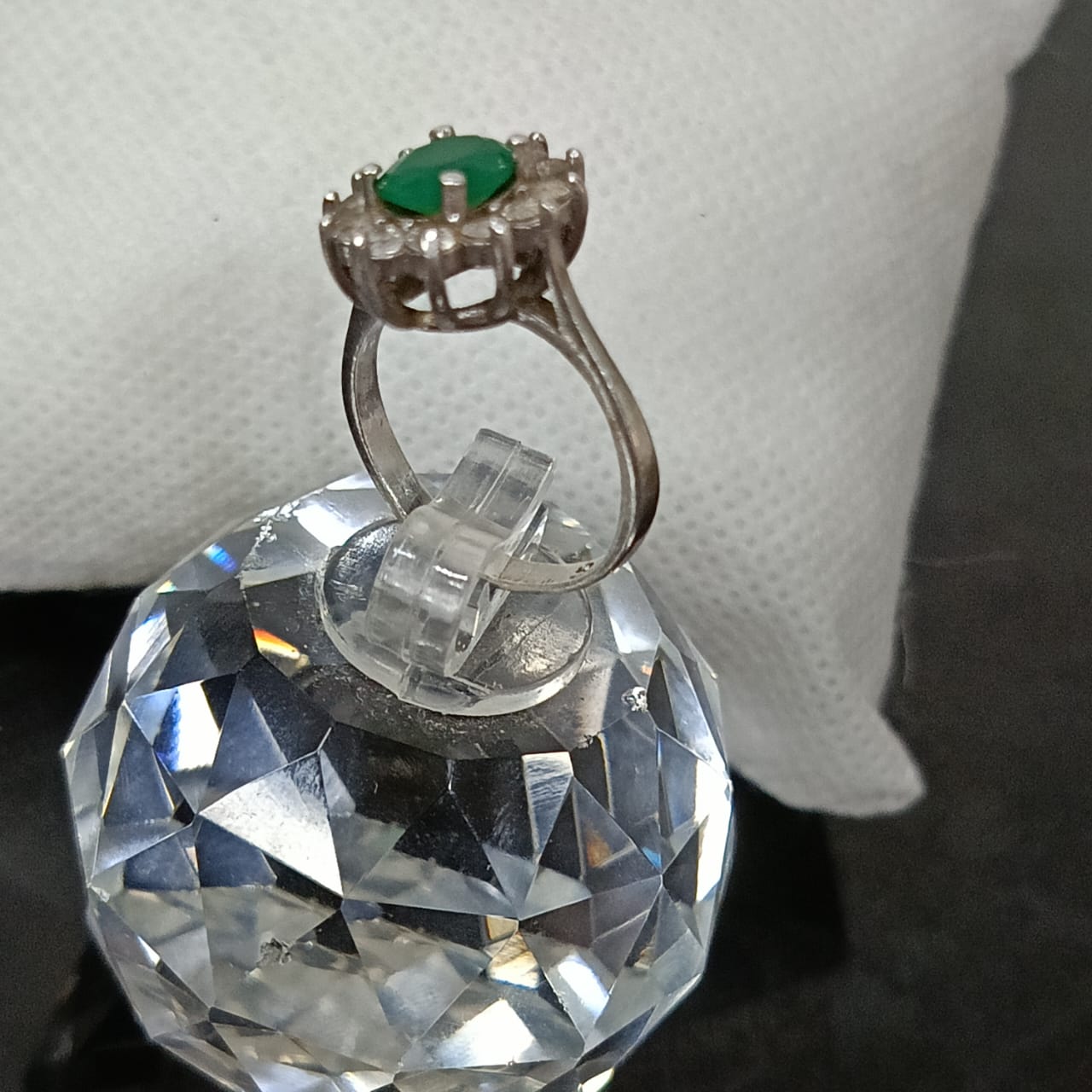 خاتم فضة نسائي مرصع بالأحجار