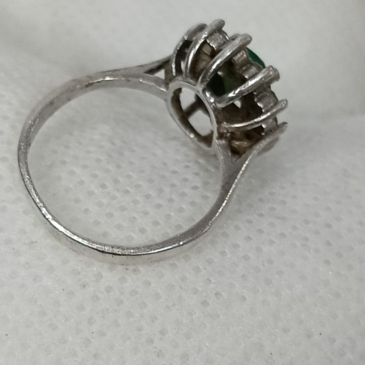 خاتم فضة نسائي مرصع بالأحجار