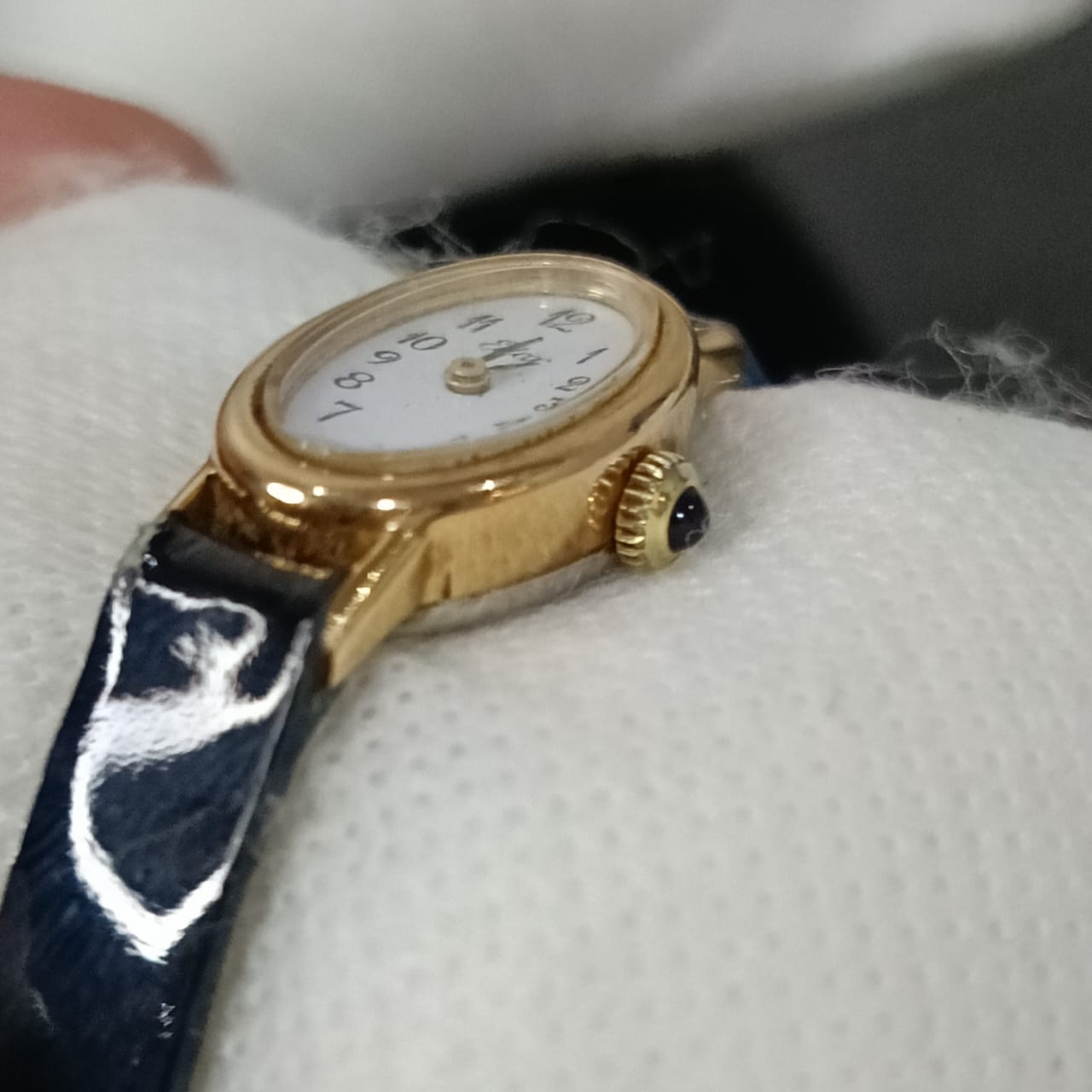 Montre mécanique vintage femme en plaqué or