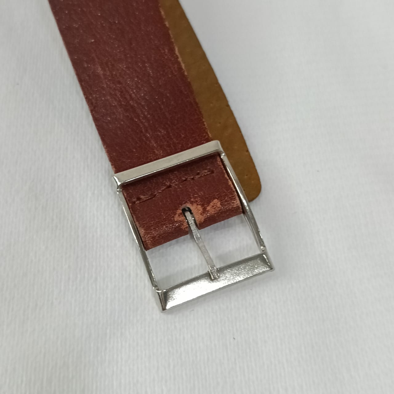 Bracelet en cuir Loui Vuitton