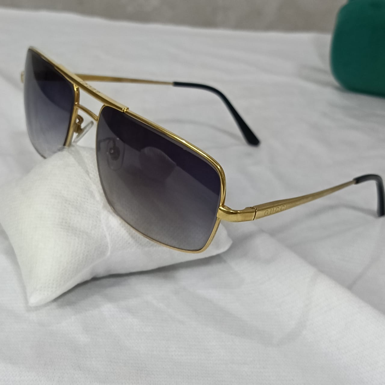 Lunette Gucci homme original en plaqué or
