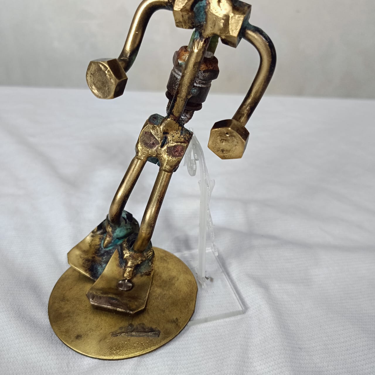 Ancien statut en bronze doré