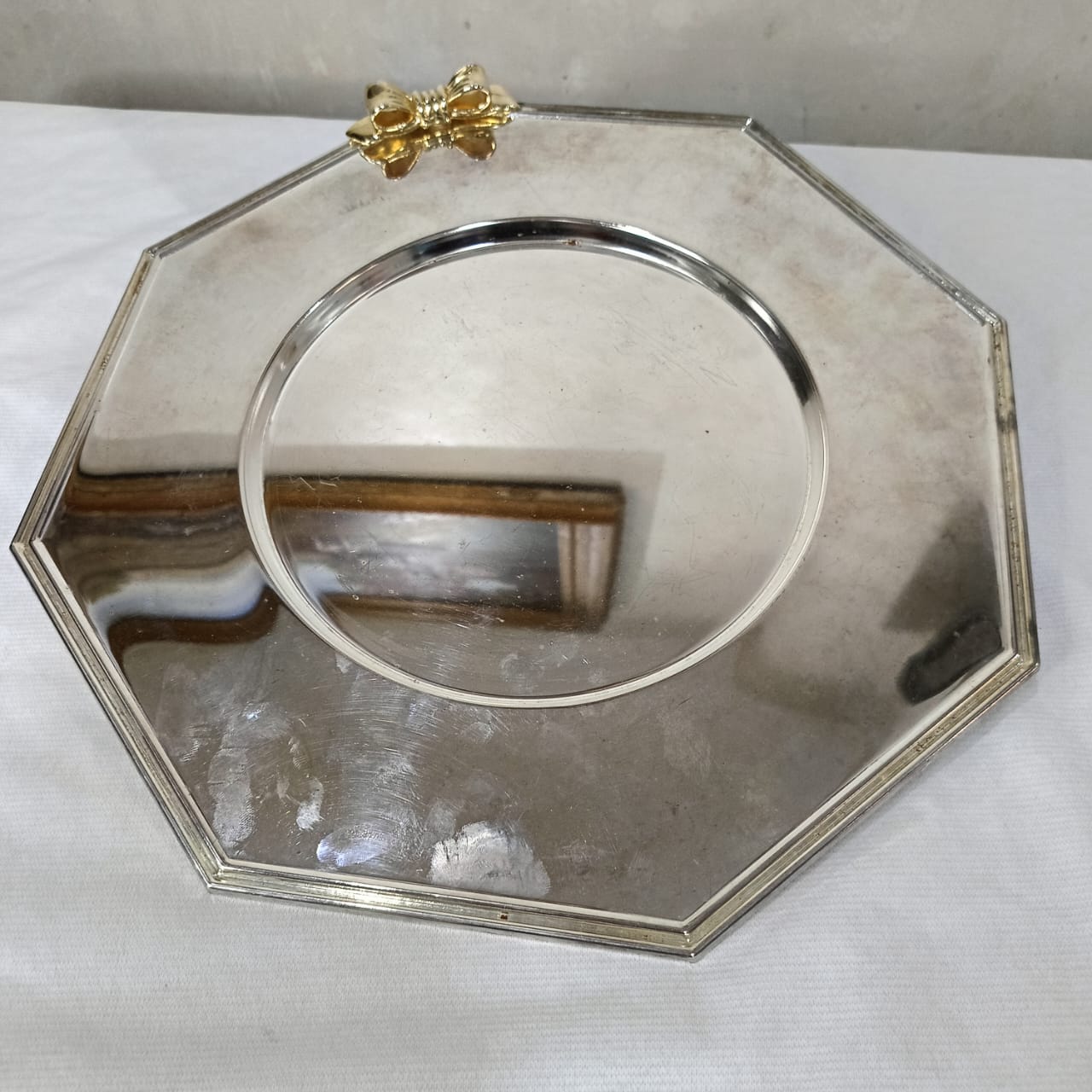 Plat argenté antique décoratif