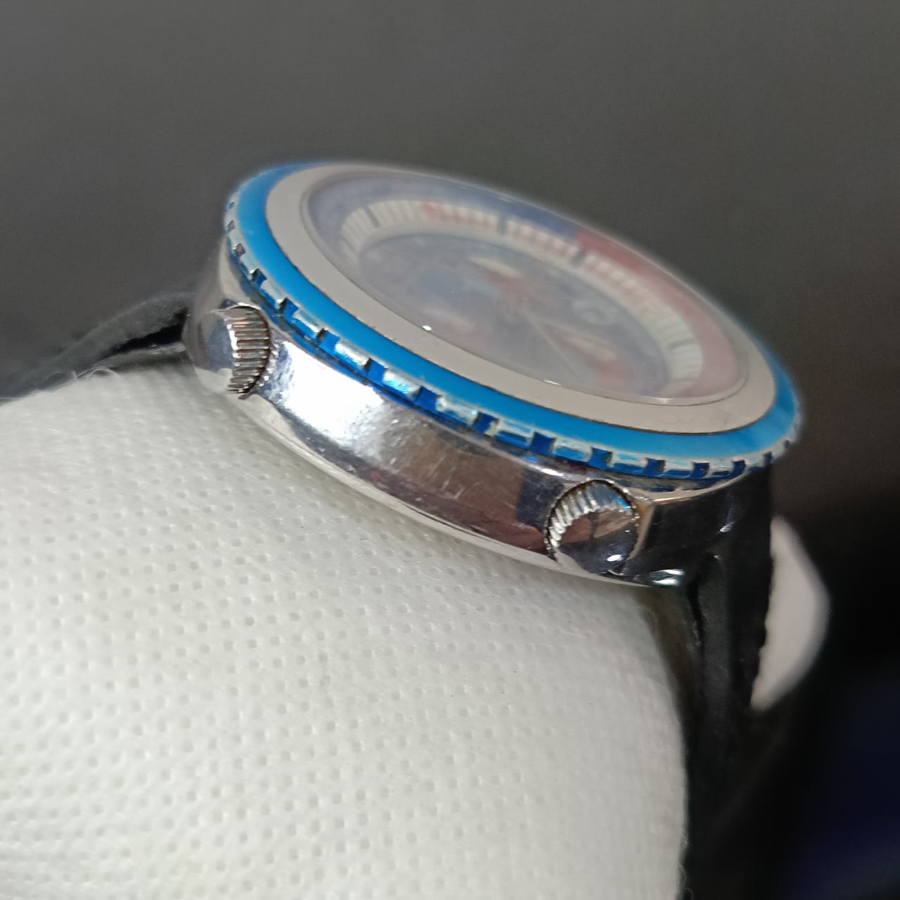 Montre royal suiss chronographe Quartz original