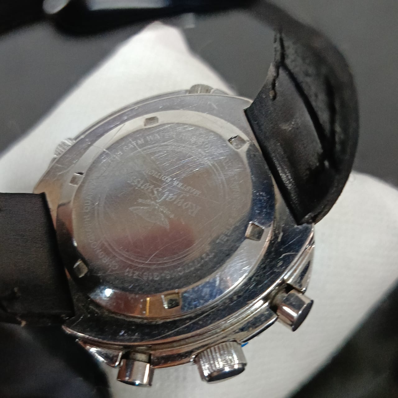 Montre royal suiss chronographe Quartz original
