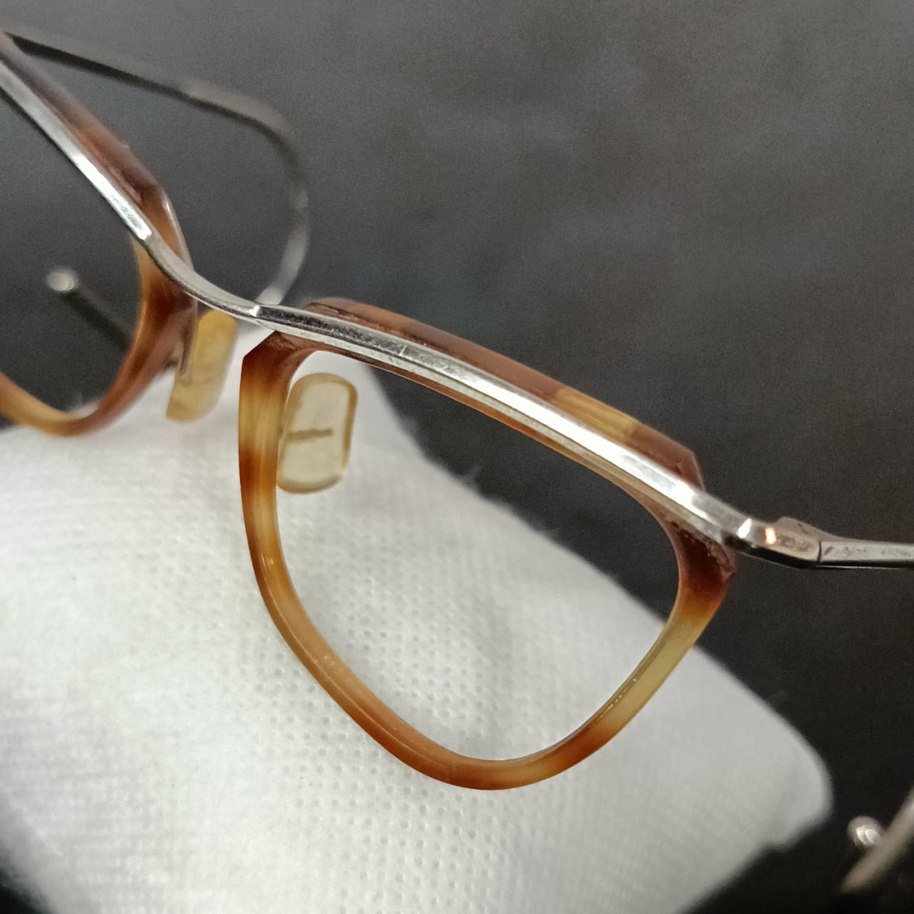 Cadre du lunette vintage original