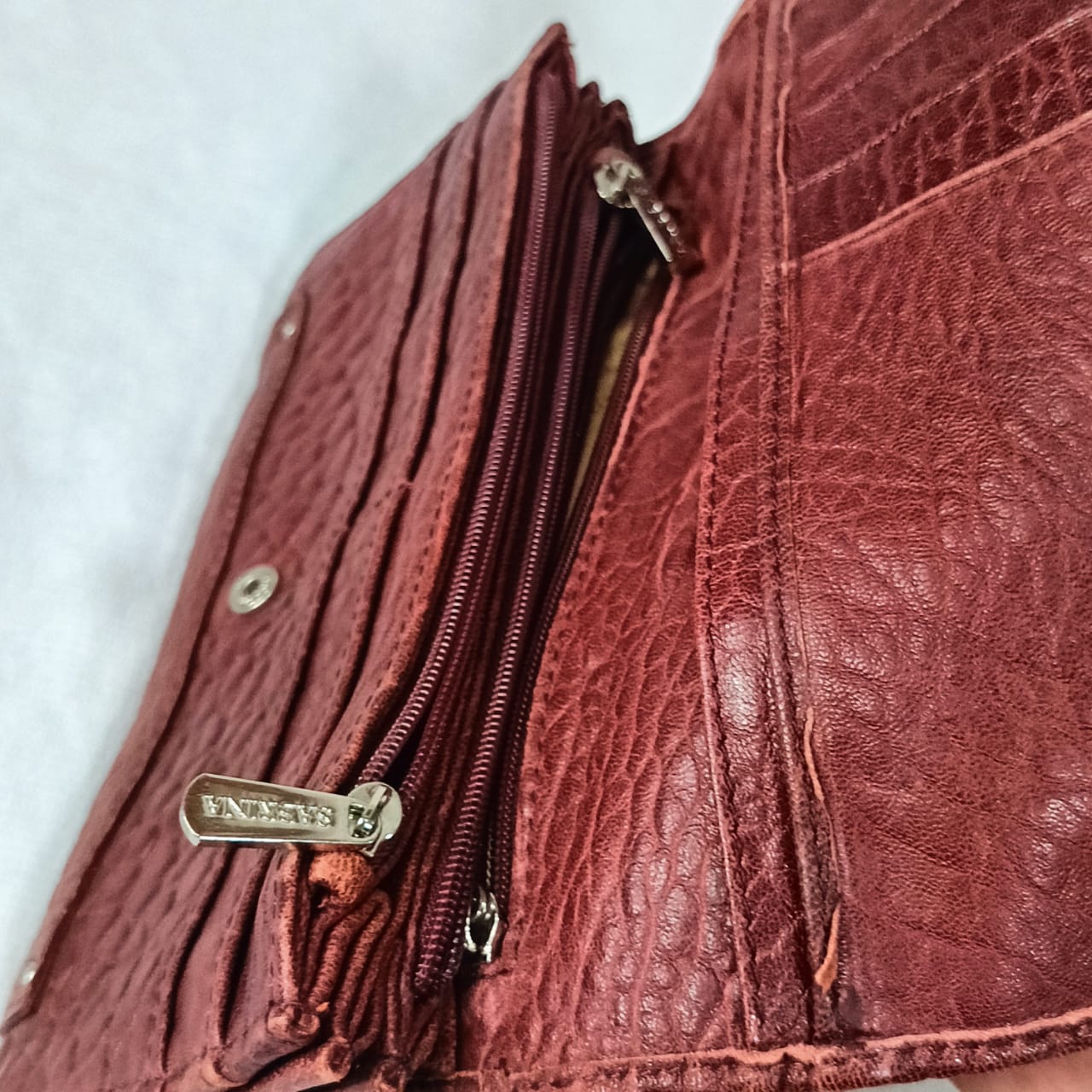 Portefeuille Sabrina en cuir vintage original