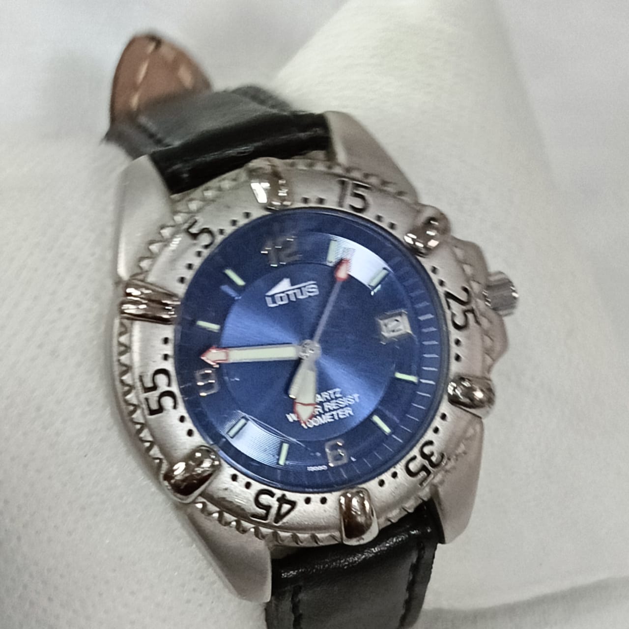 Montre lotus Quartz original