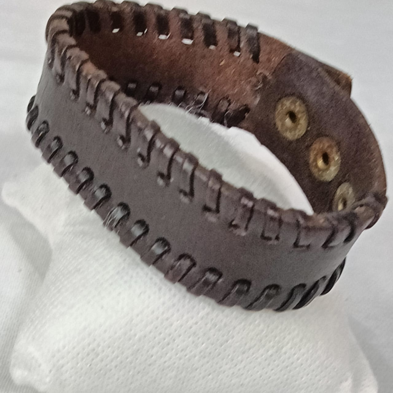 Bracelet en cuir vintage original