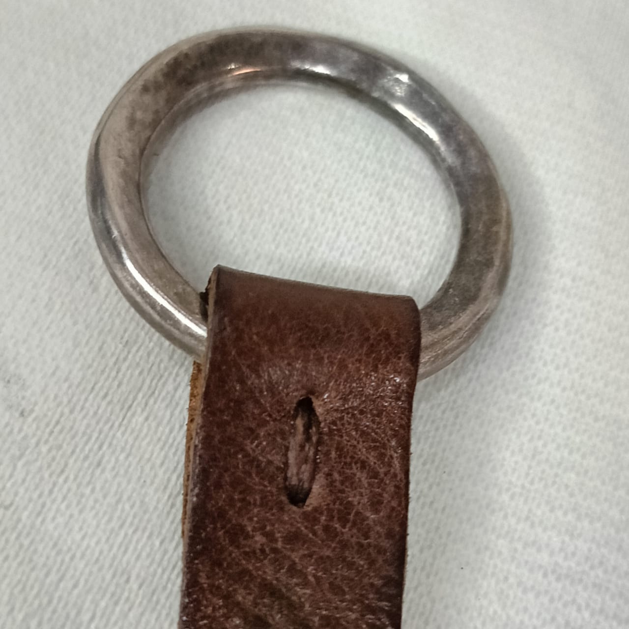 Bracelet en cuir argenté antique original