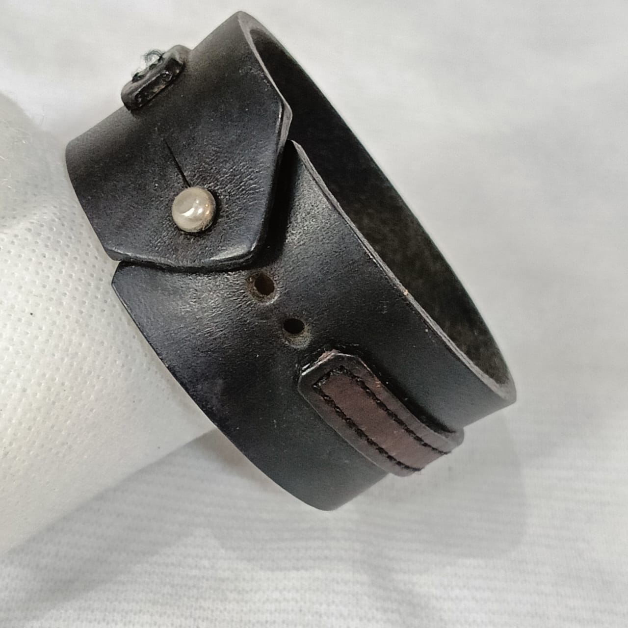 Bracelet en cuir  antique original