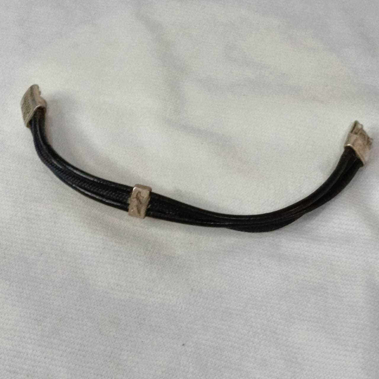 Bracelet en cuir argenté antique original