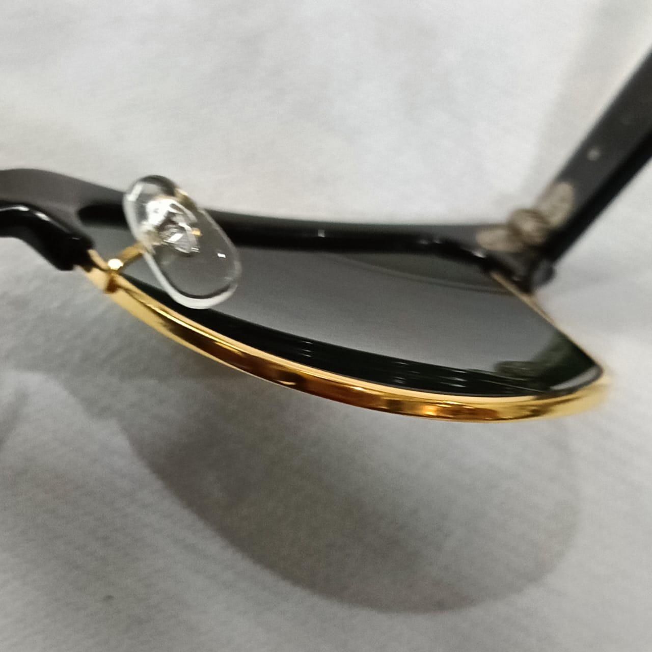 Lunettes de soleil Ray-Ban B&L Wayfarer Max II W1272 monture or ébène verres G-1