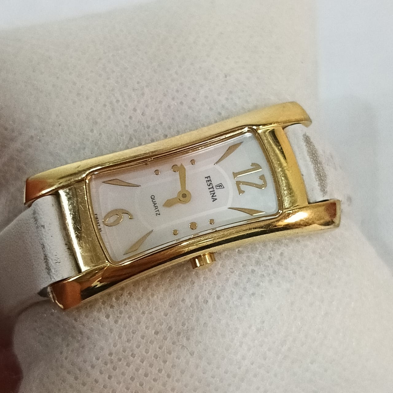 Montre Festina femme tableau nacre blanche Quartz plaqué or