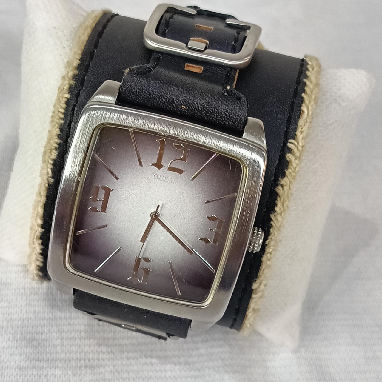 Montre Guess Quartz original rare vintage