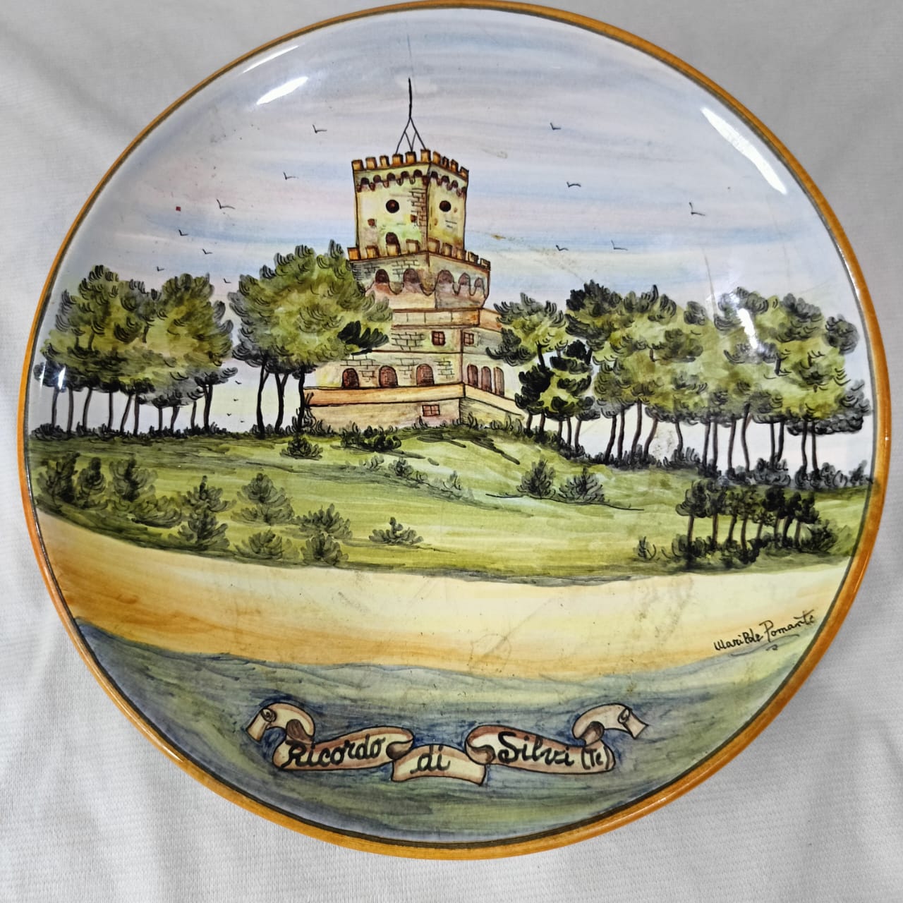 Ancien plat décoratif original porcelaine