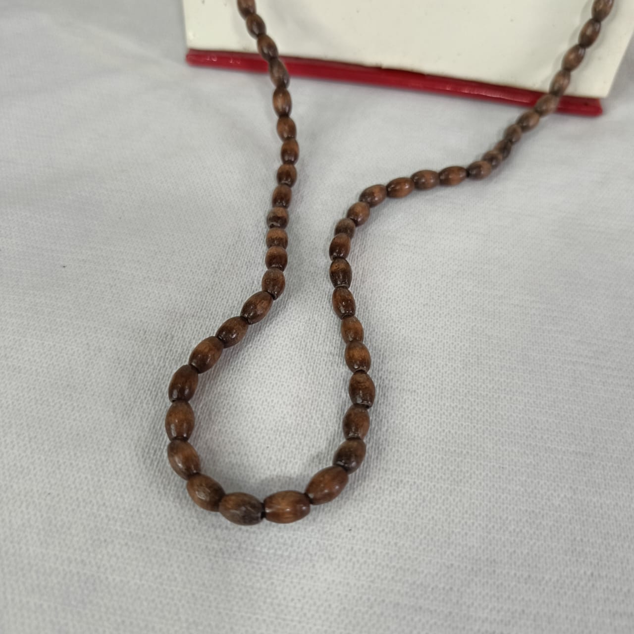 عقد من بذور نادرة